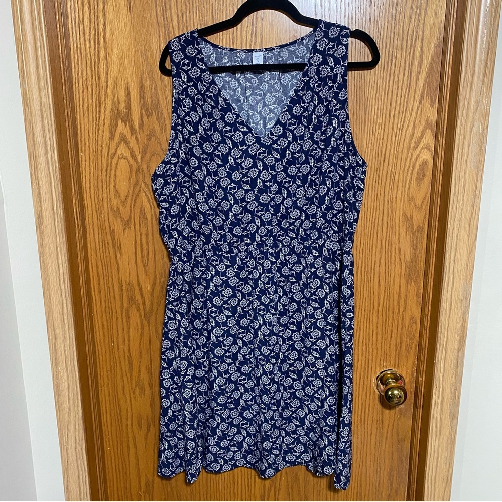 Sleeveless Waist-Defined V-Neck Dress for Women